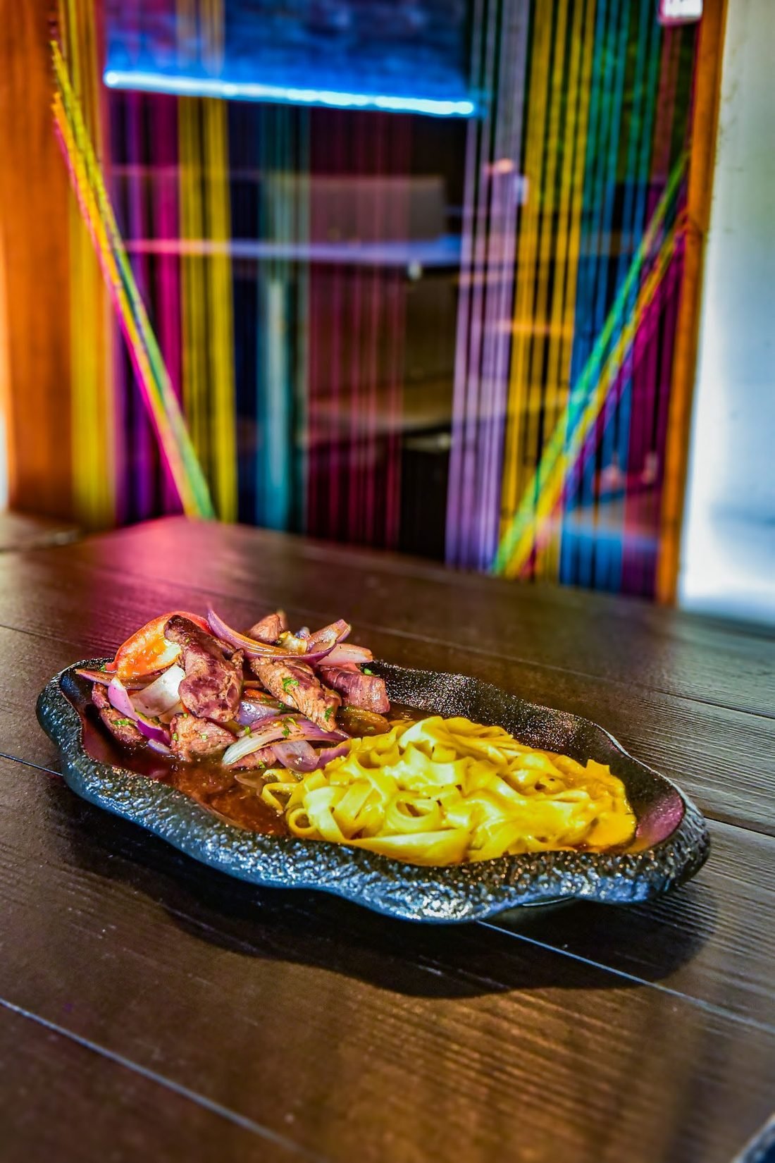 Fettuccine a la huancaína con lomo saltado de Gastro Inka